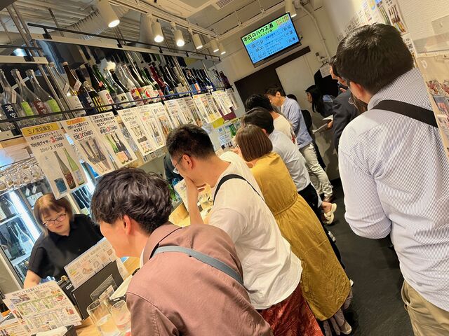 写真15 再び満席、ジャンケン大会