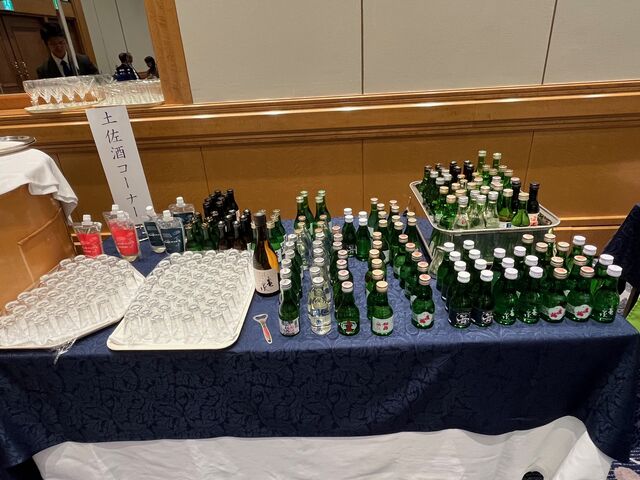 写真7 土佐酒コーナー2