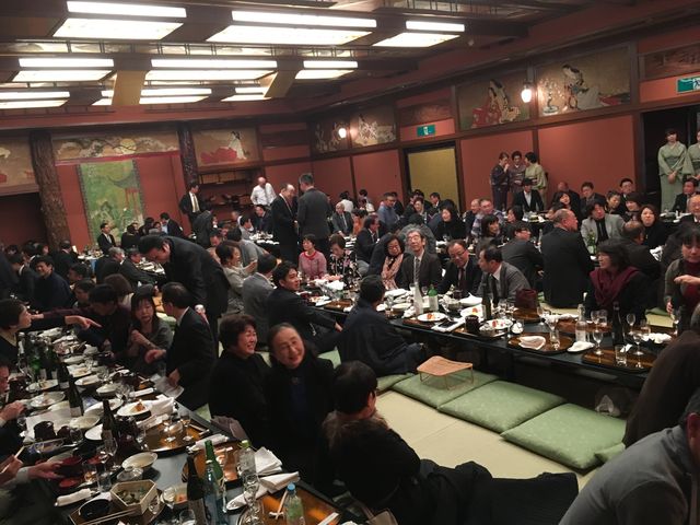 写真18 宴席風景3
