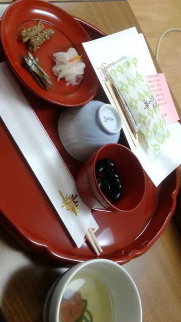 (3)お茶と茶菓子、ツマミ