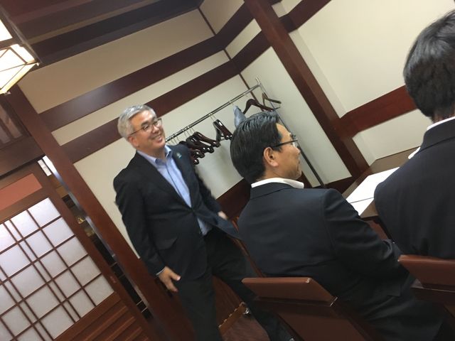 写真2 中澤会長司会