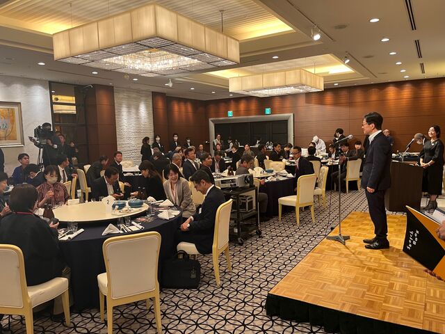 写真8 濱田知事主催者挨拶