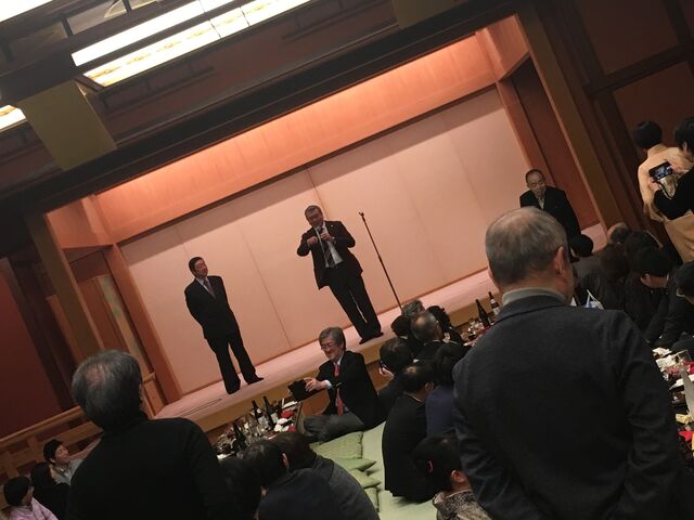 写真20 飯田社長中〆