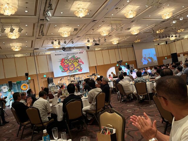 写真10 来賓紹介