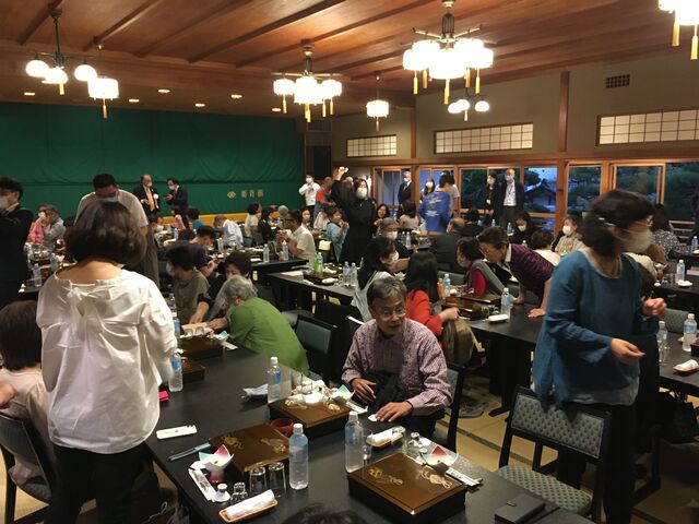 写真4 開会直前会場風景