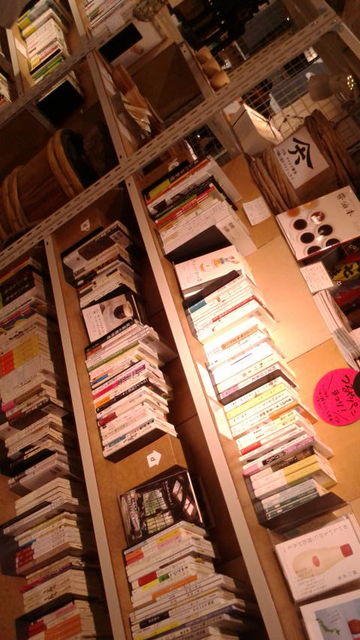 (13)ショップ内 書籍