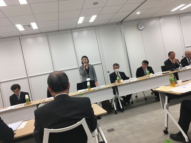 写真14 厚労省課長