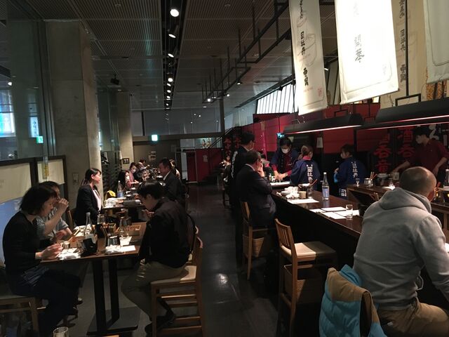 写真11 店内風景