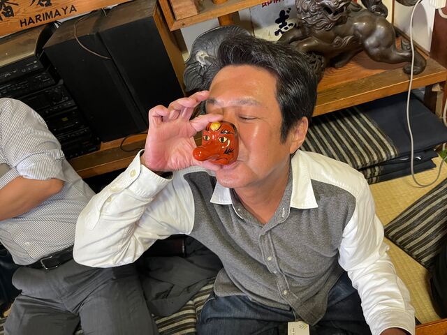 写真13 上東さん天狗杯イッキ