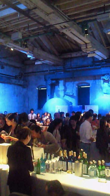 4�������