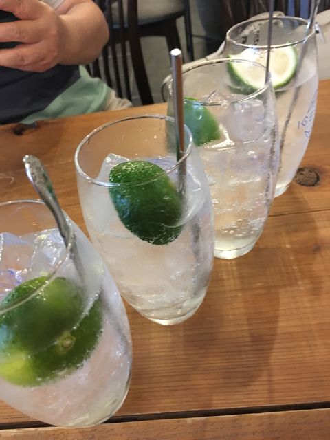 写真4 酢みかんサワー飲みくらべ