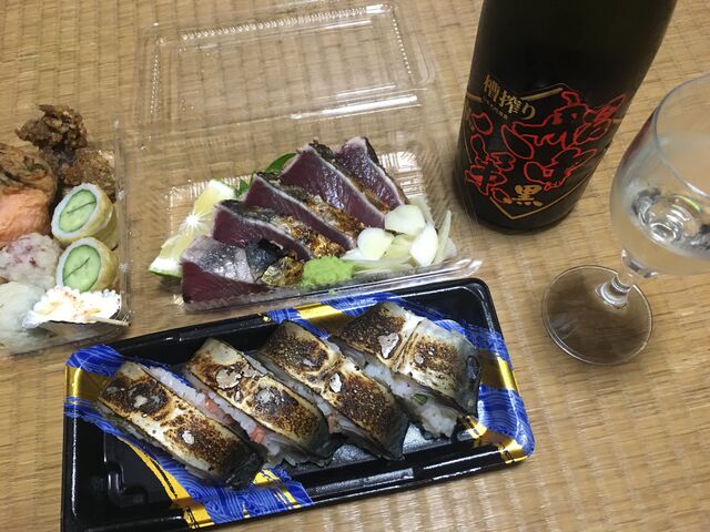 写真7 船中・黒と料理