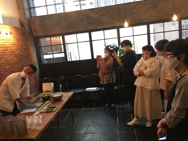 写真9 実演を撮影