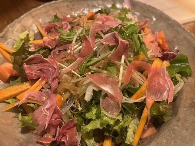 写真3 生ハムサラダ