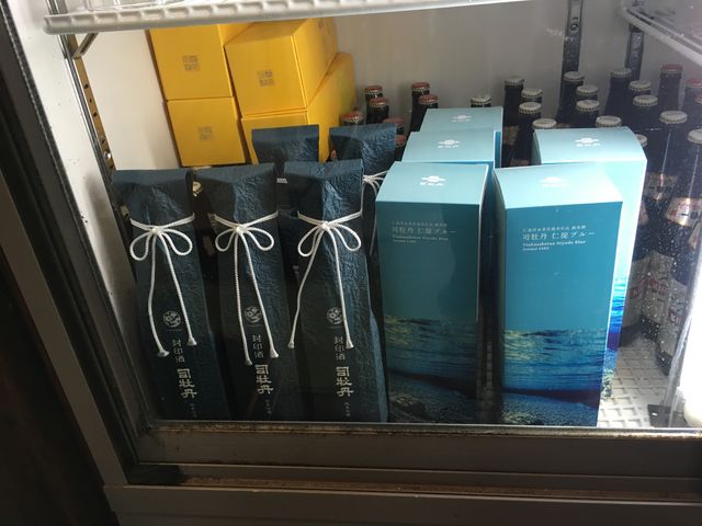 写真6 冷蔵庫に酒