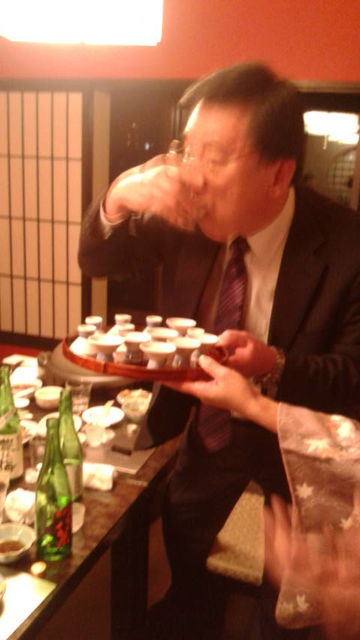 (34)西原会長「菊の花」イッキ