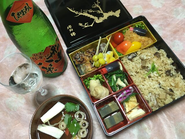 明日のブログ写真2 松茸重と船中ひやおろし