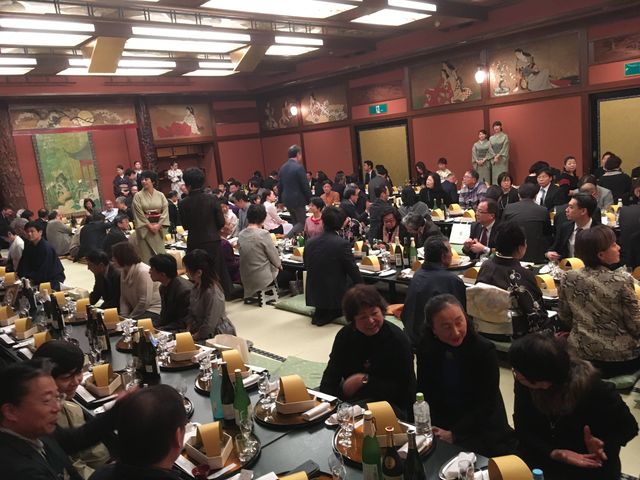 写真4 宴席