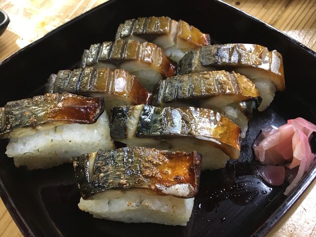 写真22 司食堂の焼き鯖寿司