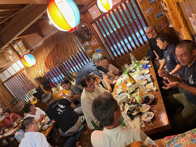 写真24 宴席風景2