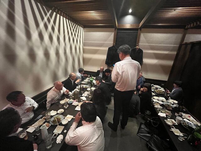 写真26 宴席風景後半2