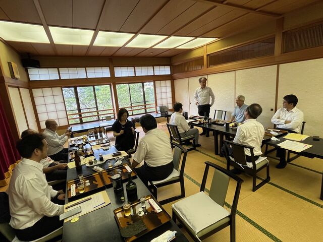 写真4 岩さん乾杯発声