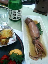 イカの丸ごと煮と「司牡丹・風鳴子」