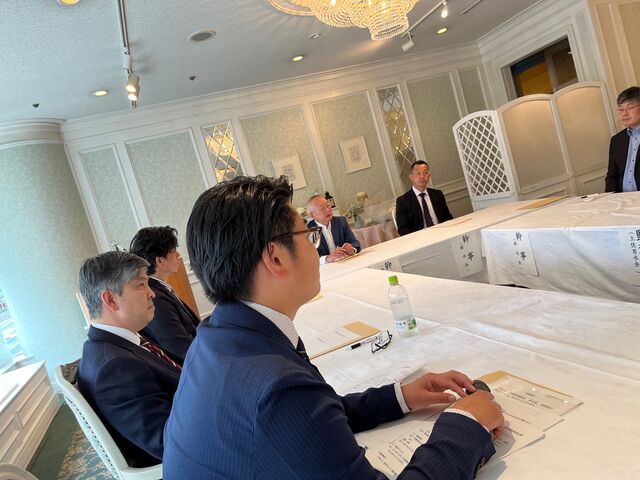 写真5 議案審議2