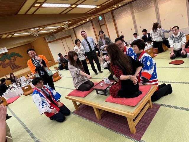 写真18 あっちでもはし拳