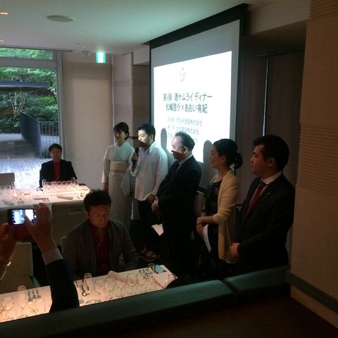 ���ܼ�Ĺ�氧��