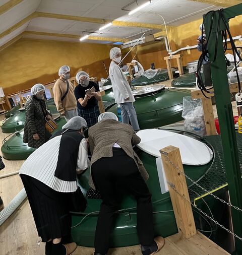 写真11 もろみ仕込みタンク・初日