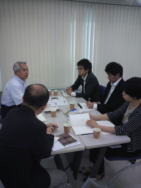 百貨店課の皆さんと会議