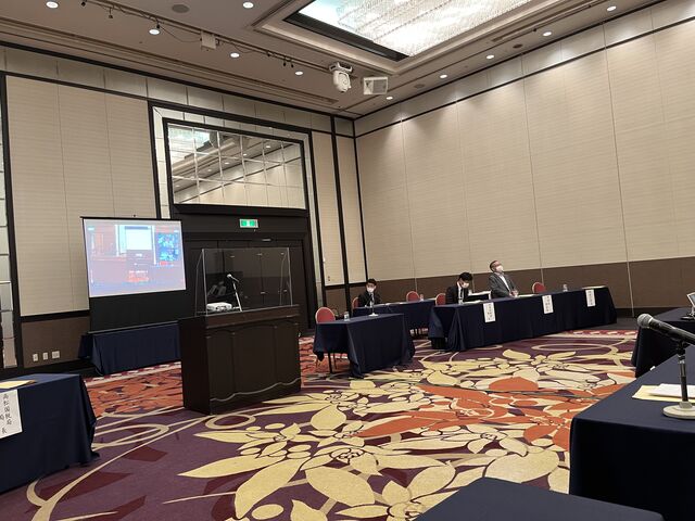写真2 総会会場正面