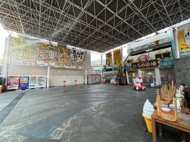 写真6 ひろめ市場入口