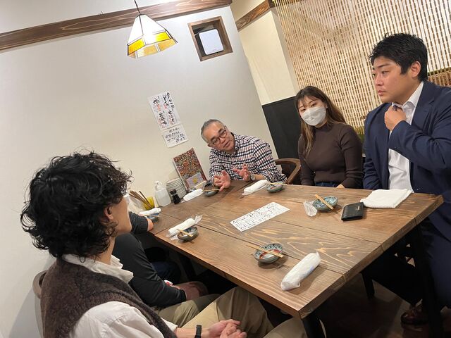 写真2 メンバー集まる