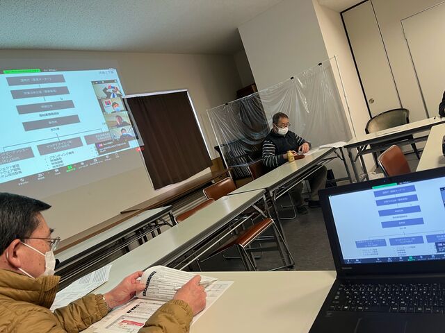 写真4 報告風景