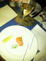 スパークリングワインと前菜