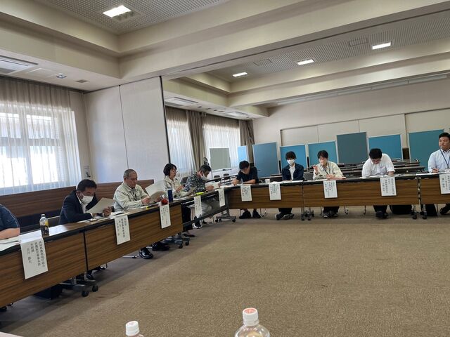 写真8 酒米品評会について伊東専技