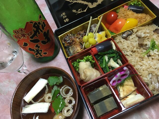 明日のブログ写真3 松茸重と船中ひやおろし2