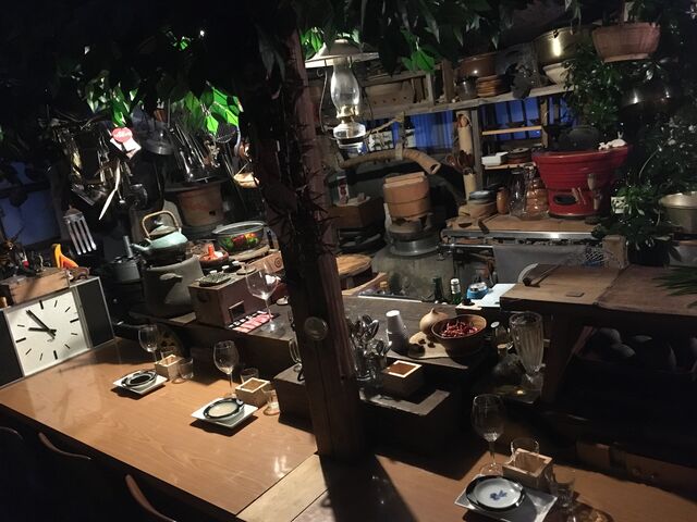 写真21 母屋の厨房とカウンター