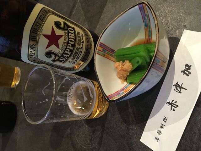 写真3 ビールとつきだし