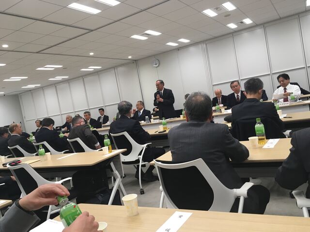 写真15 篠原会長締め