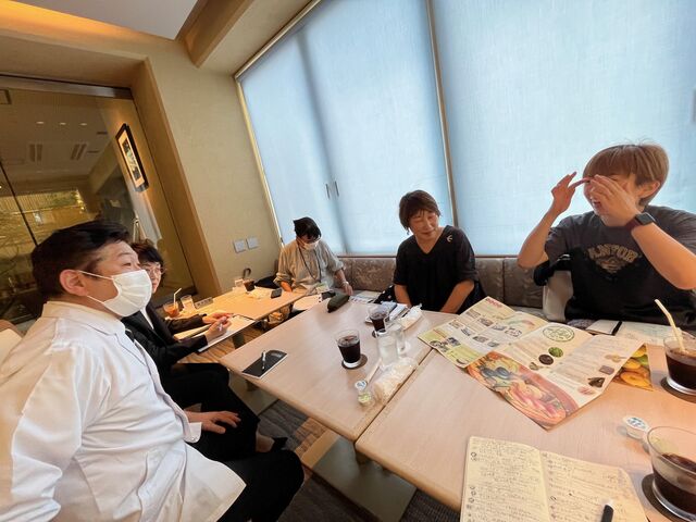 写真1 城西館で打ち合わせ