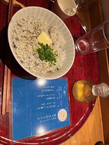 写真12 禁断のしらすバター丼