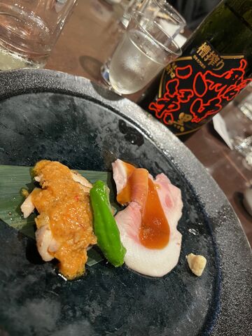 写真12 船中黒と焼物