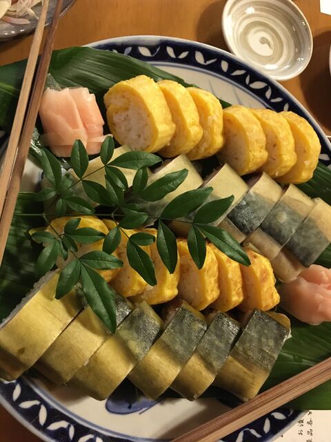 写真5 玉子寿司とサバ寿司