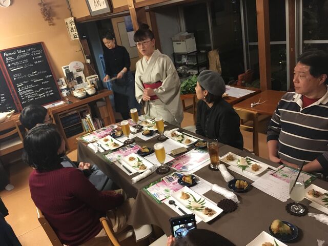 写真12 畠中さん乾杯