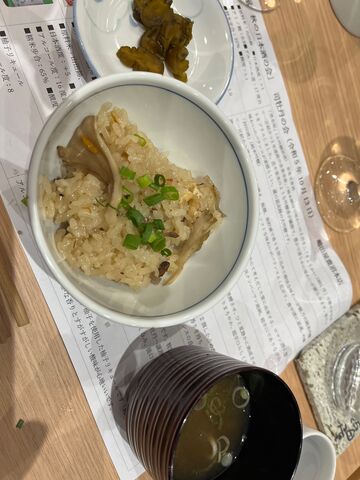 写真25 炊き込みご飯、シジミ味噌汁