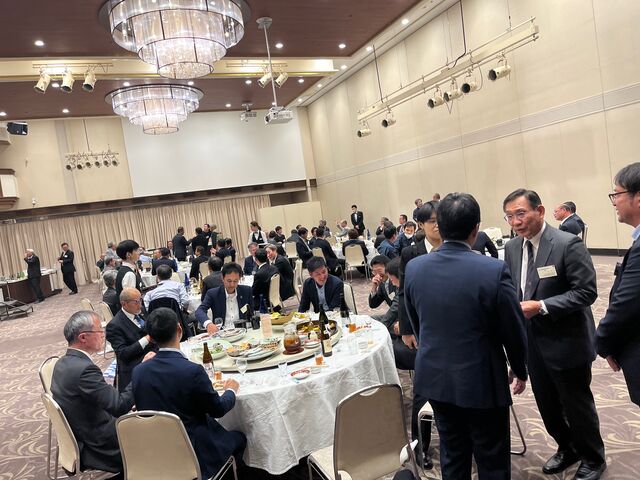 写真12 懇親会風景2