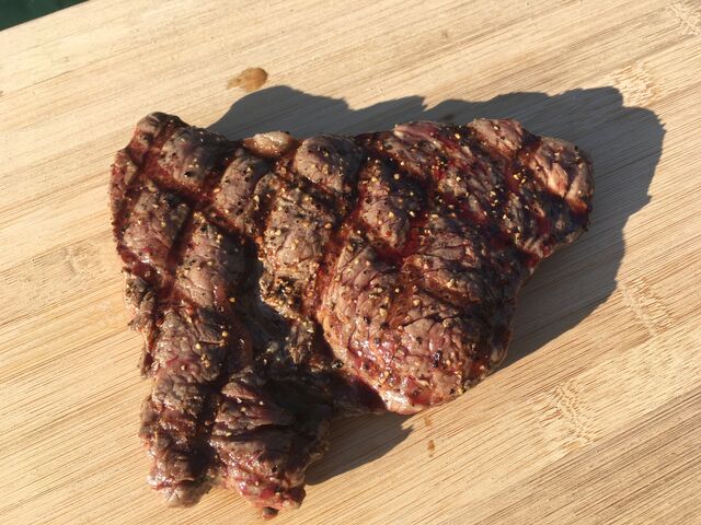 写真10 ステーキ焼き上がり